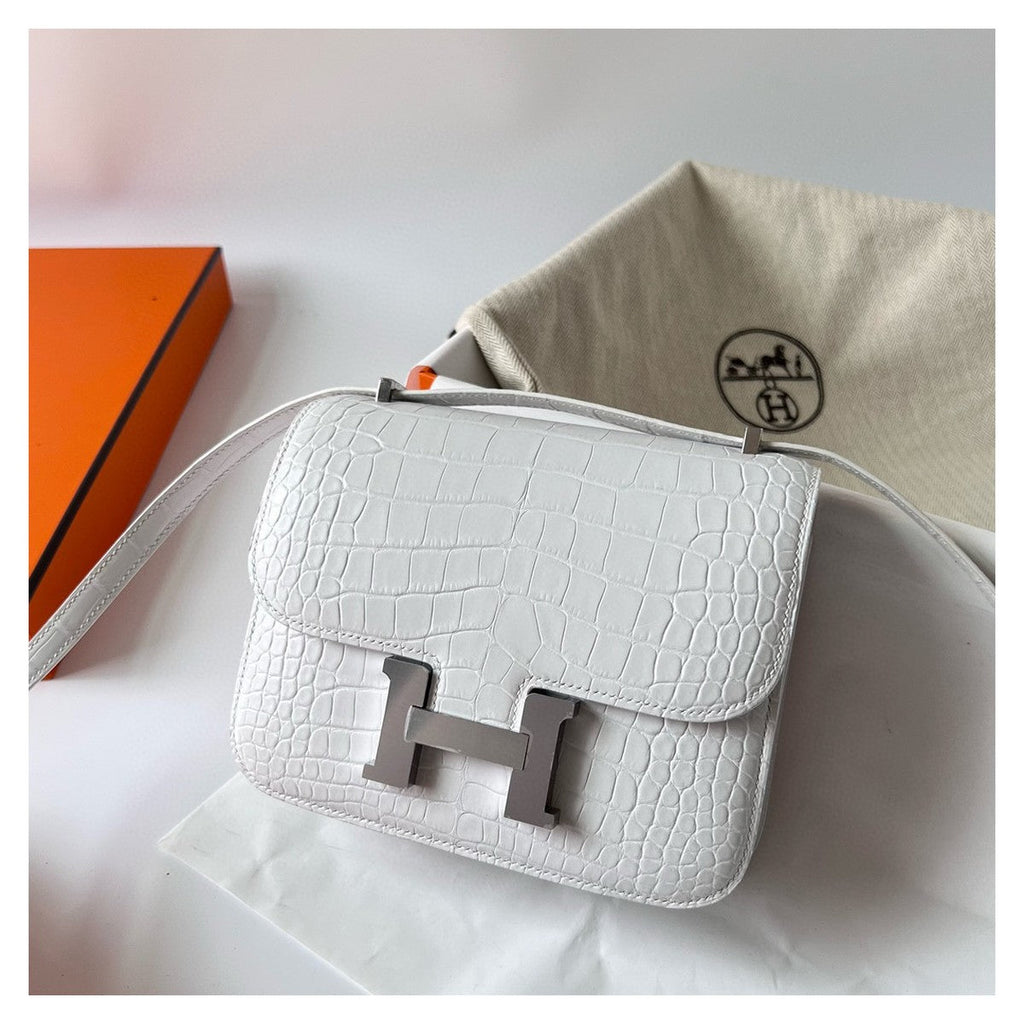 Hermès Constance 24